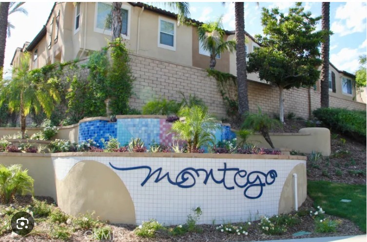 30484 Pelican Bay