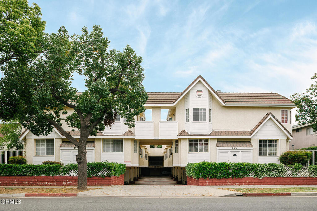 425 Chapel Avenue