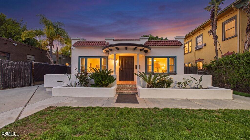 1232 El Centro Avenue