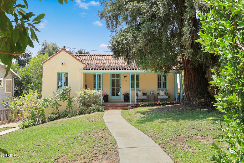 1719 Gillette Crescent