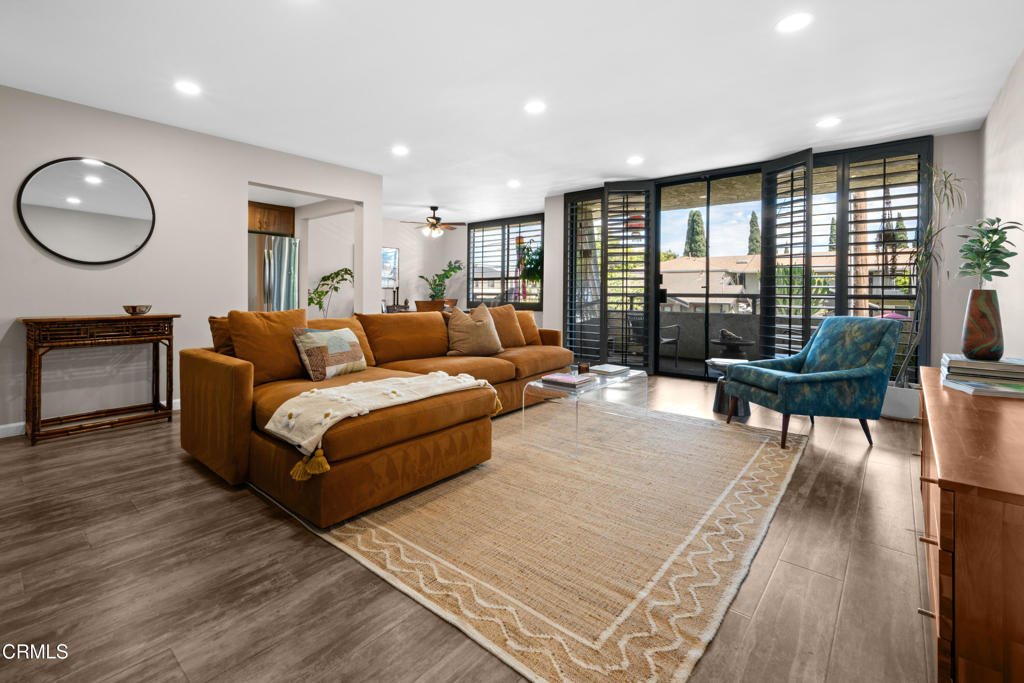 225 Hermosa Avenue