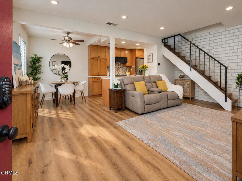 1102 Calle Del Sol