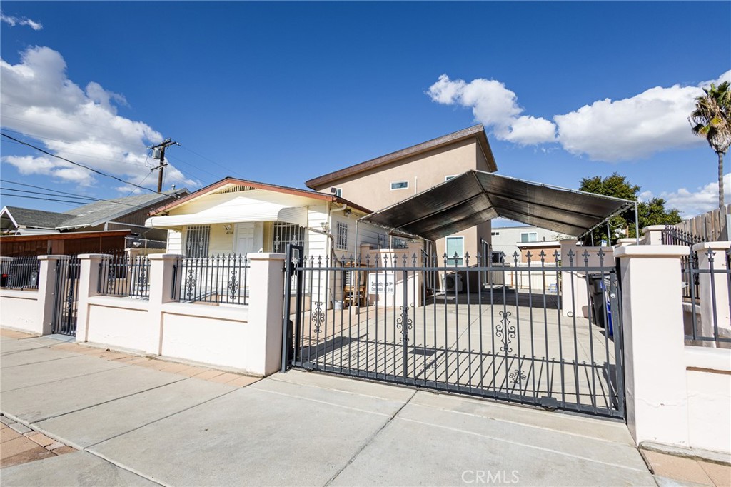 4284 Dwight