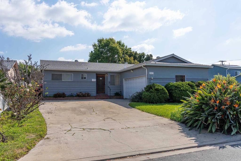 2217 Lyndine