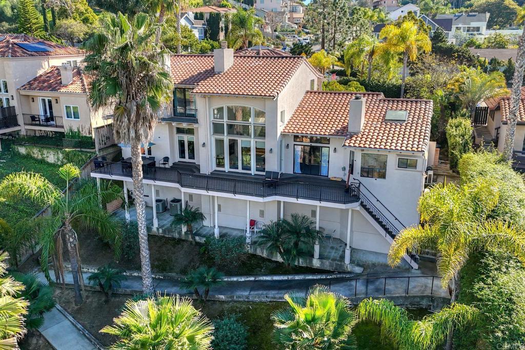 2524 La Costa Avenue