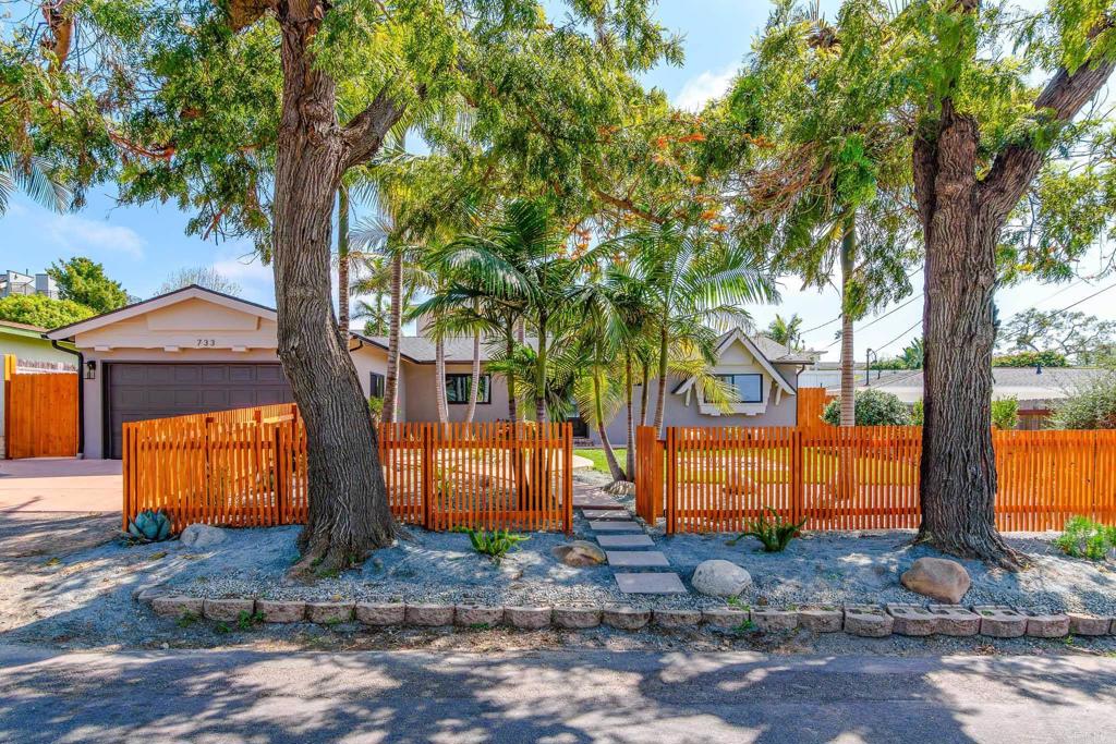 733 Cathy Ln