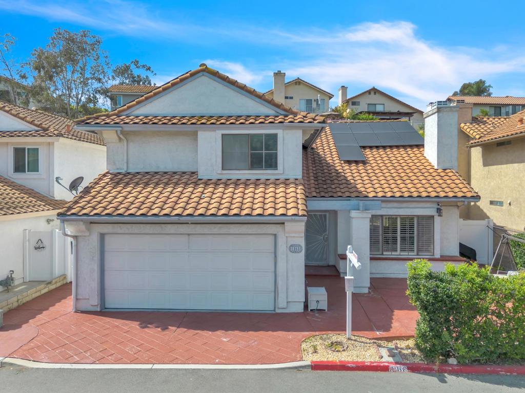 1068 Fairhill Ter