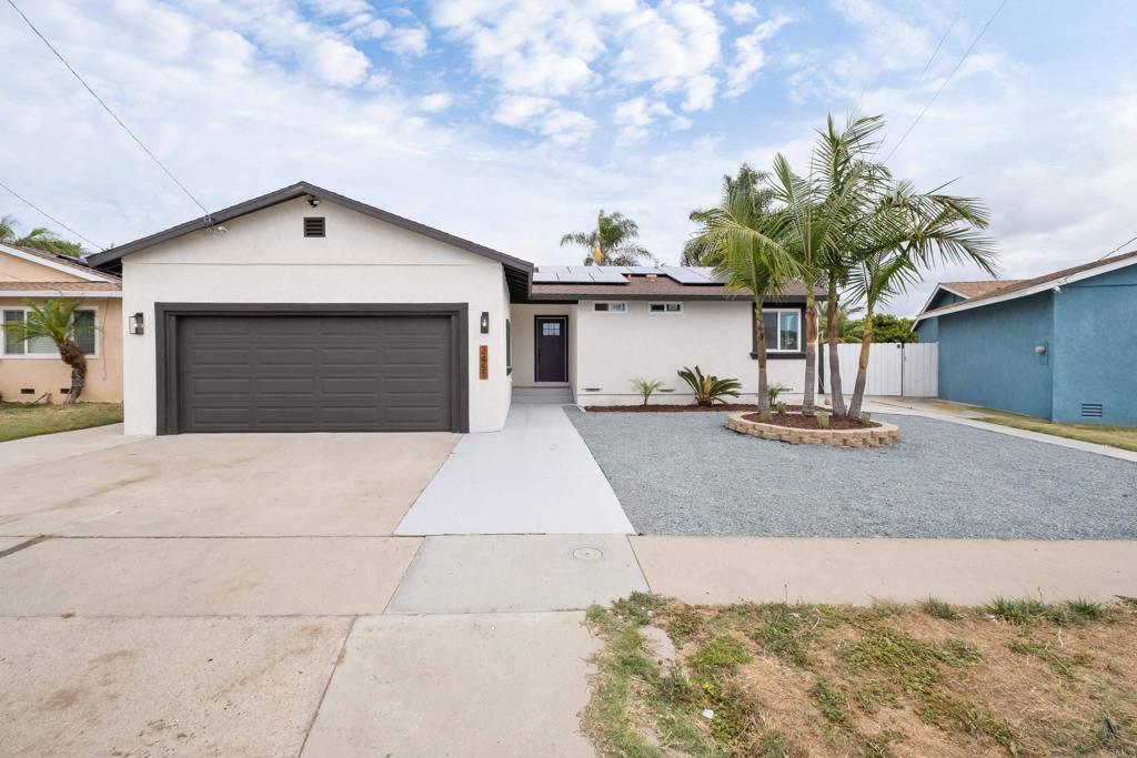 2451 Calle Chanate