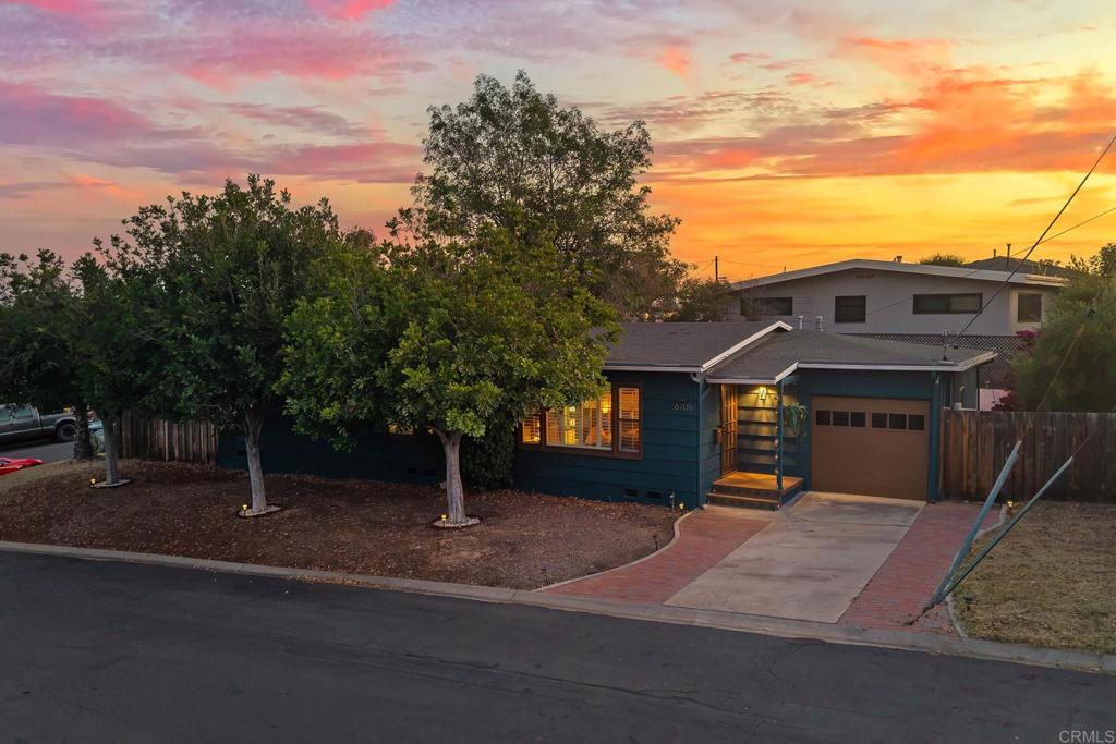 6705 ROLANDO KNOLLS DR