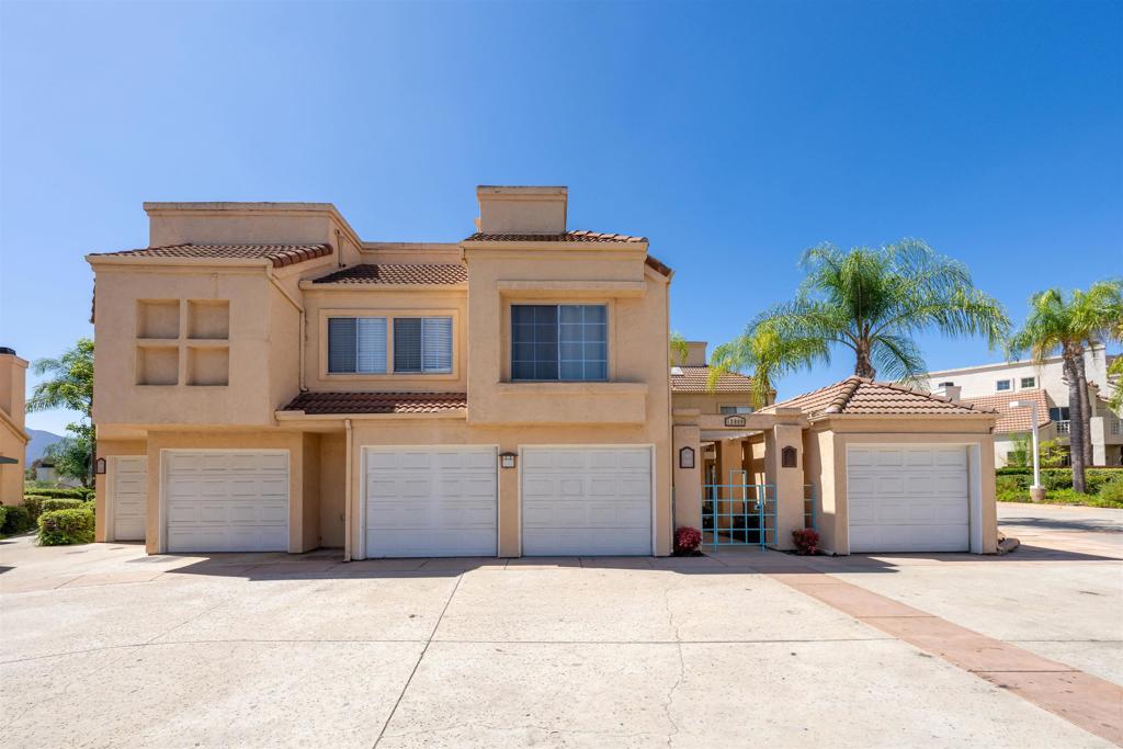 12069 Calle De Medio