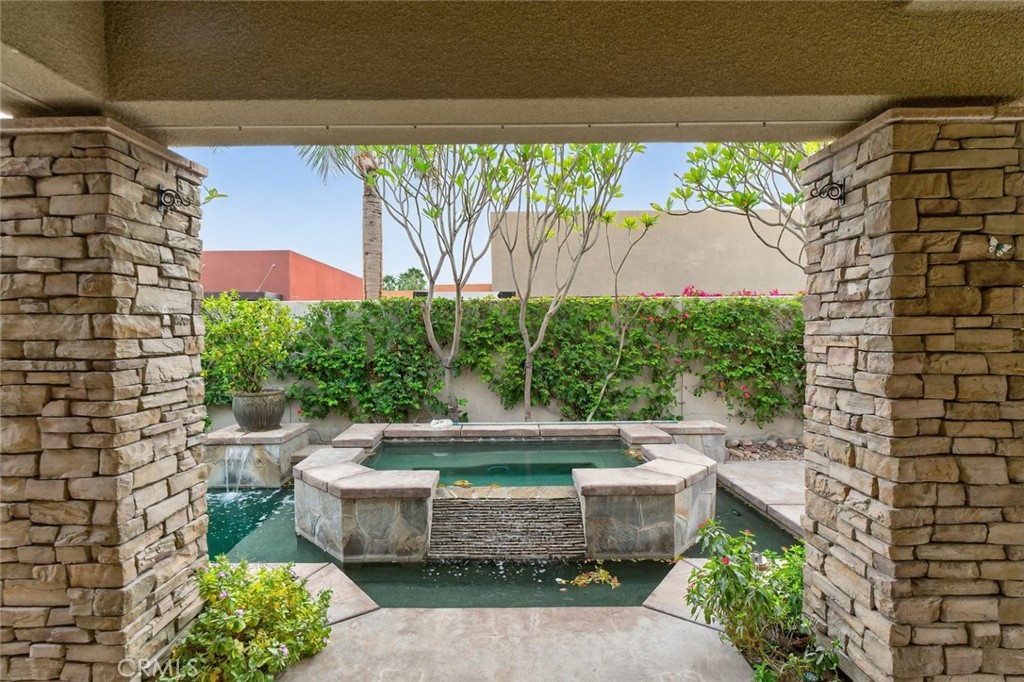 81109 Falling Leaf Court