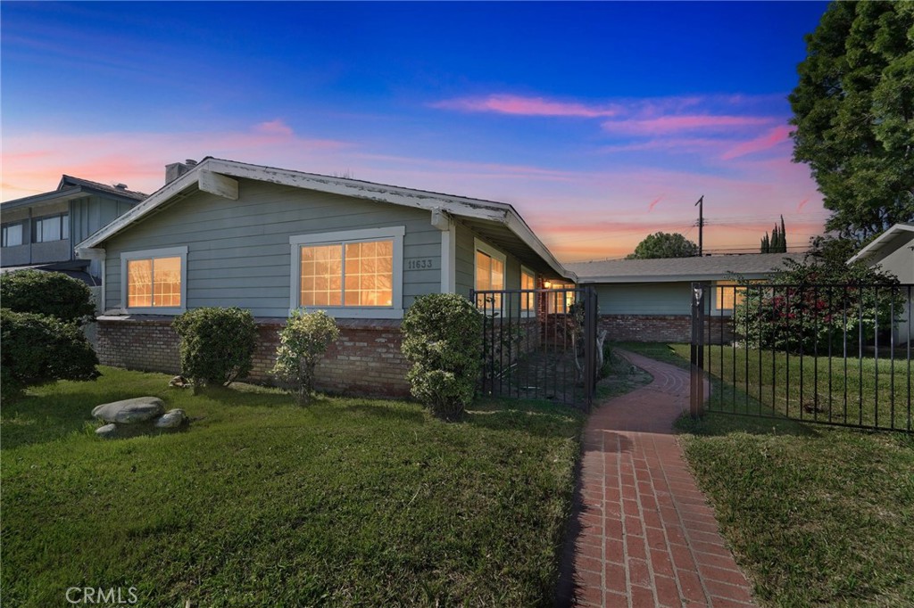 11633 Balboa