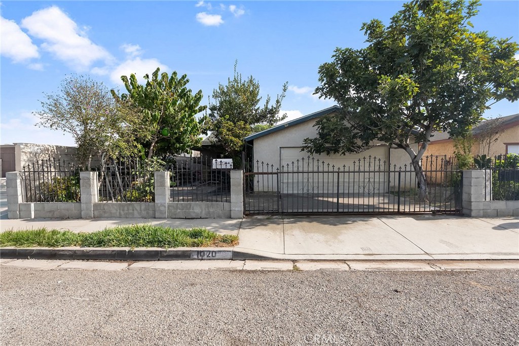 1020 Kemp