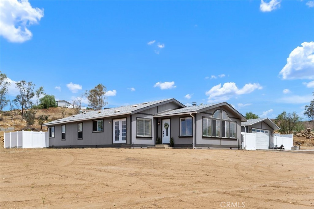 41981 Avenida Abril