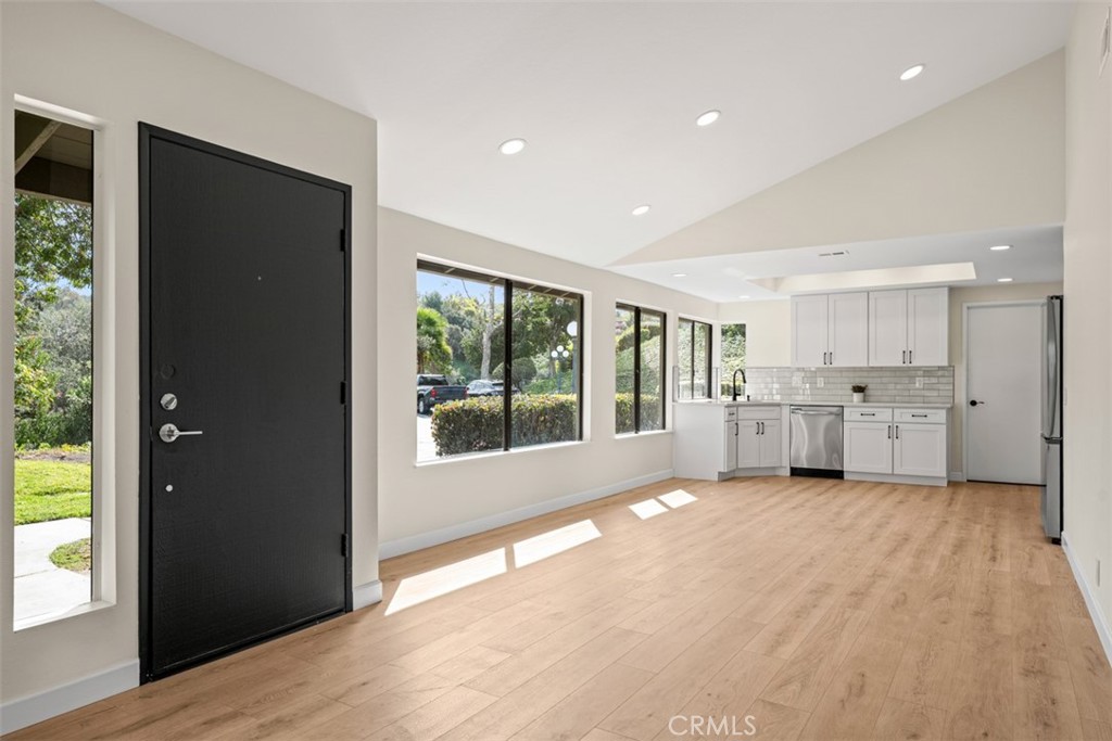 6595 Paseo Murillo