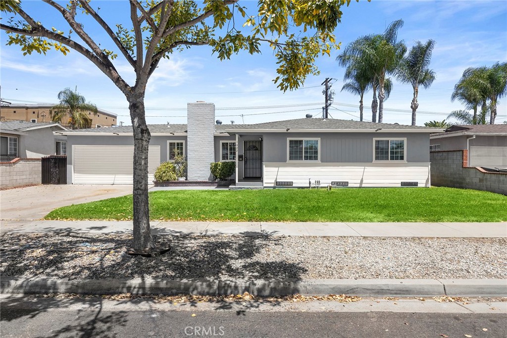 1432 Kenmore