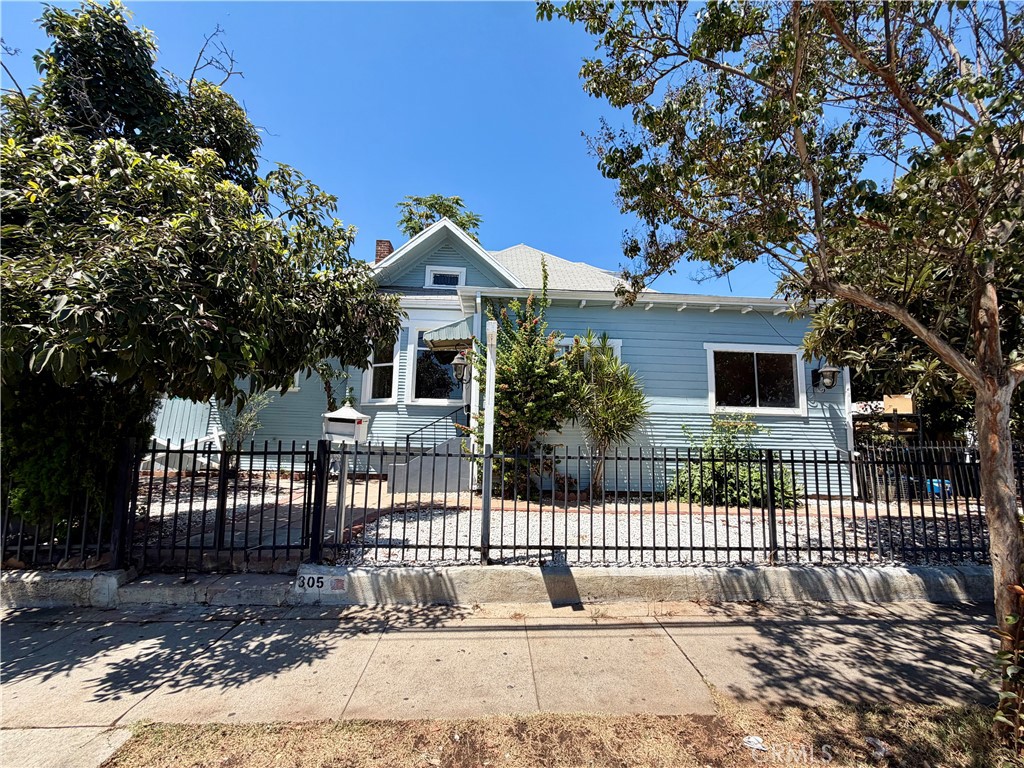 305 Mott