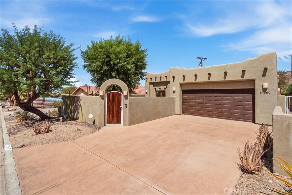 54580 Avenida Juarez