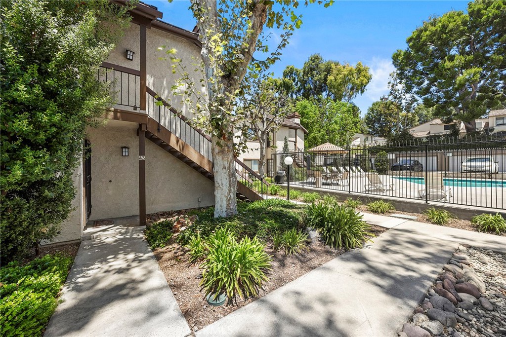 600 Brea Boulevard