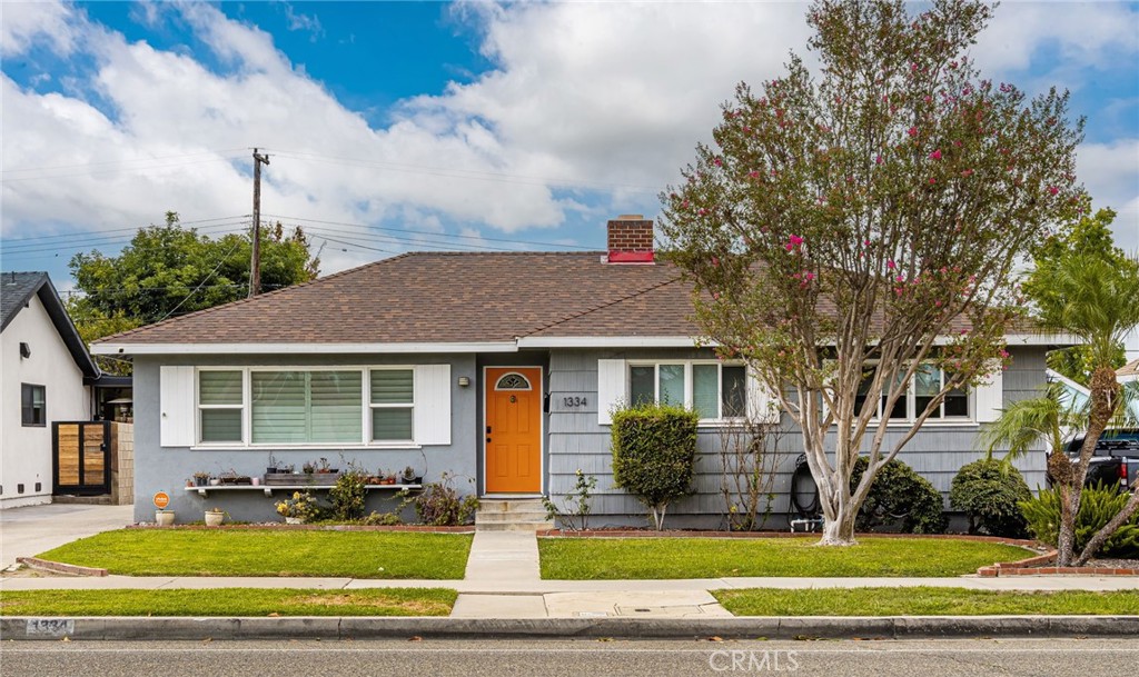 1334 Collins