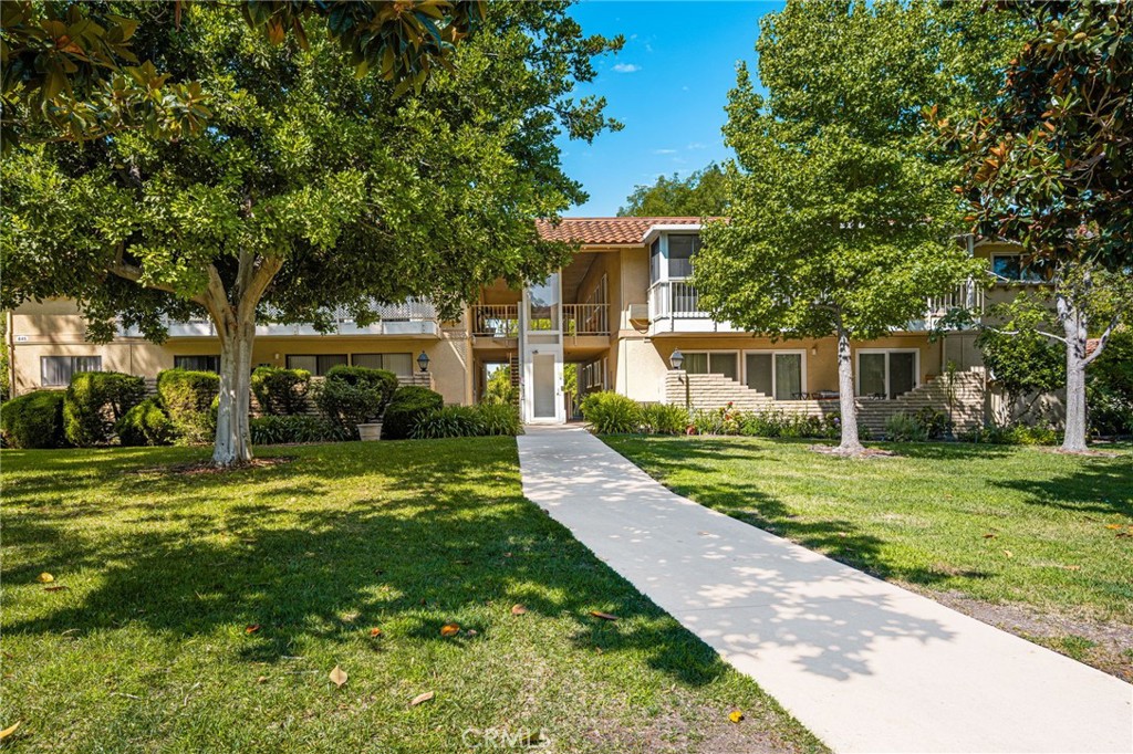 845 Ronda Mendoza