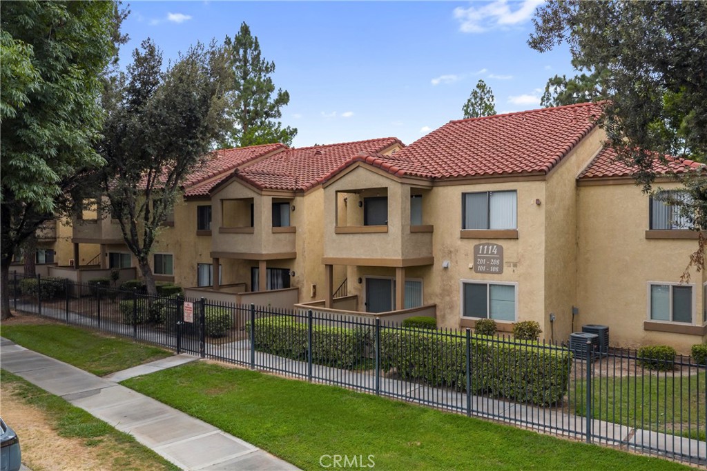 1114 Blaine