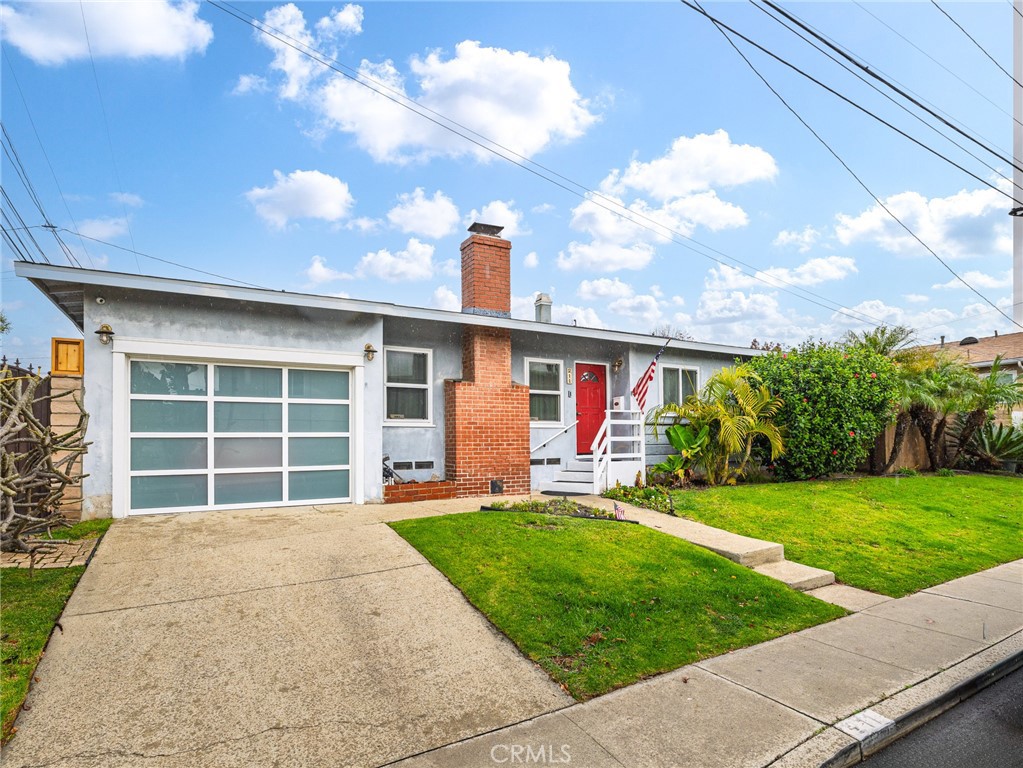 211 Pine Avenue