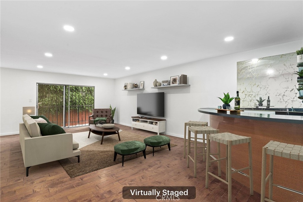 1045 Kings Road
