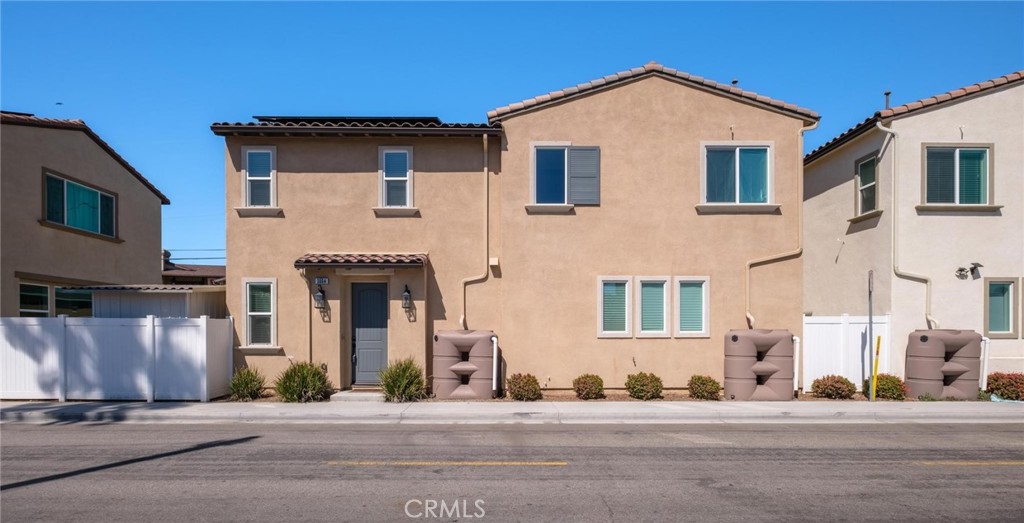 1554 Plaza Del Amo