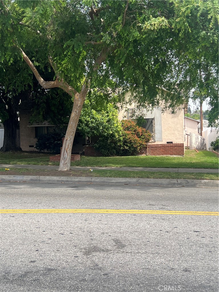 9906 Van Ness