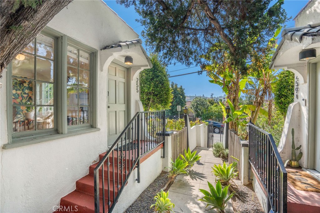 255 Isabel Street