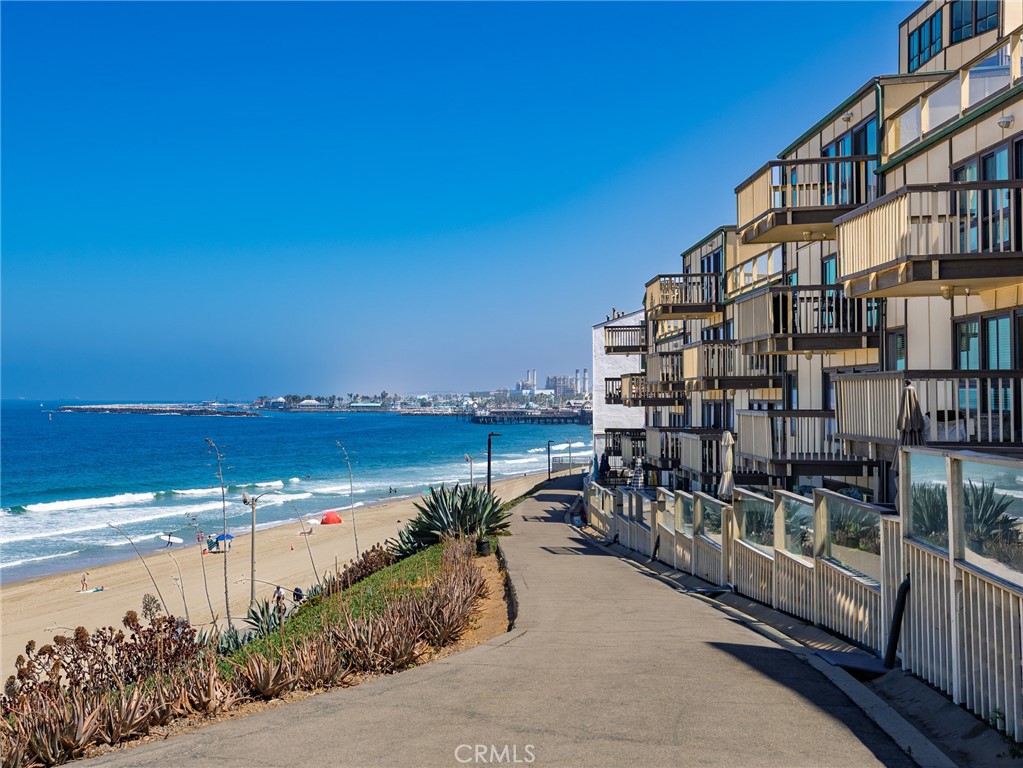 625 Esplanade