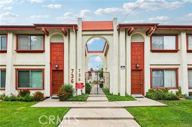 738 Chapel Ave