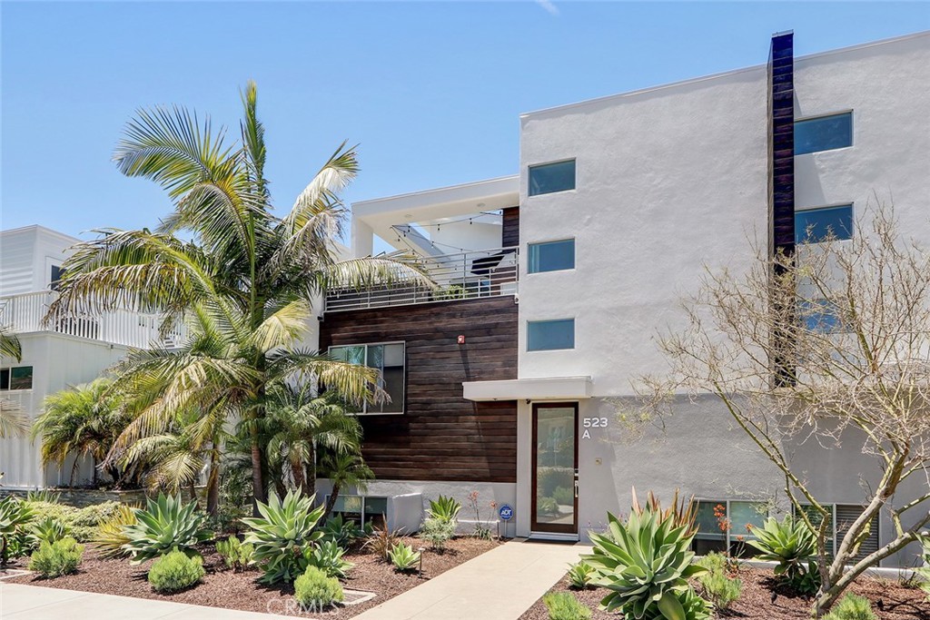 523 Broadway #A