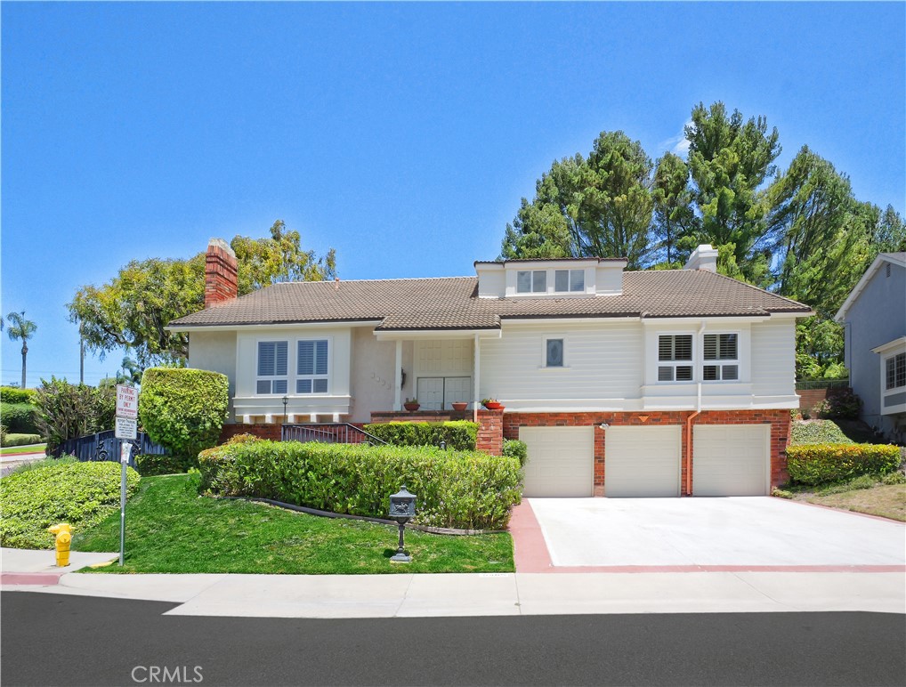 5465 Valley View