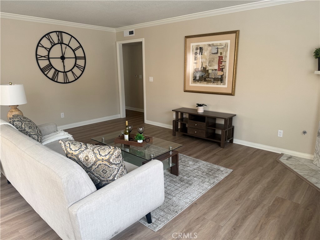 818 Averill