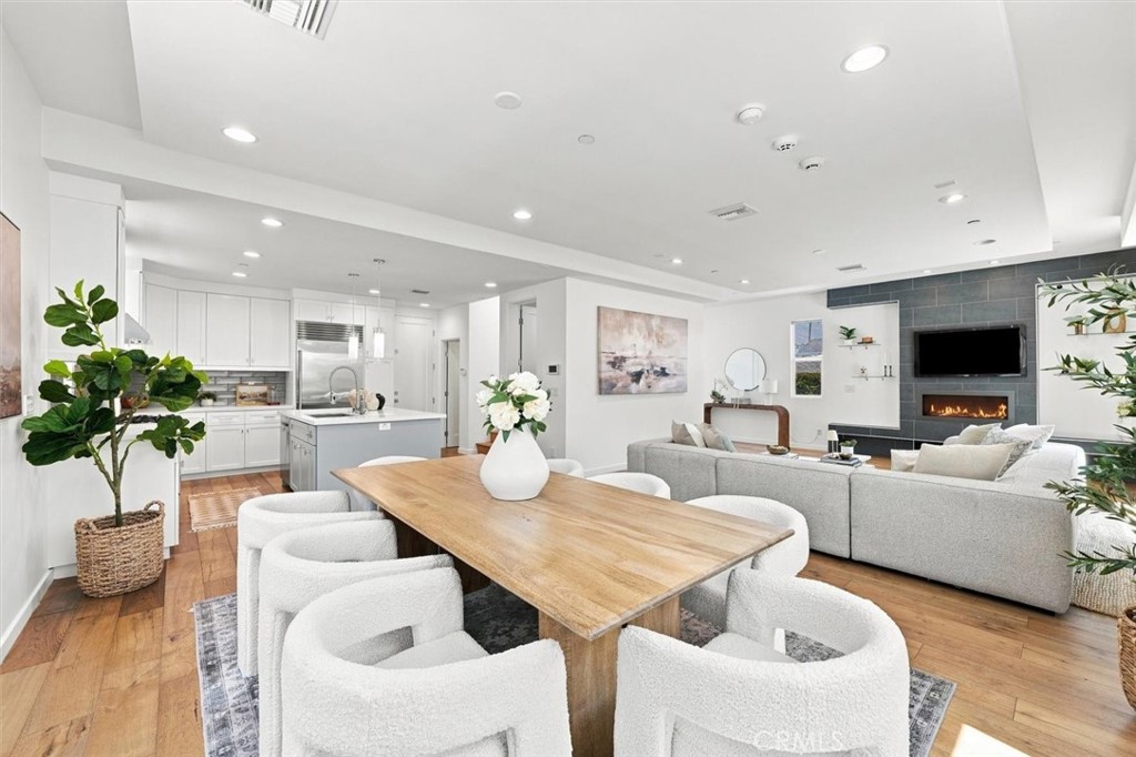 2206 Harriman