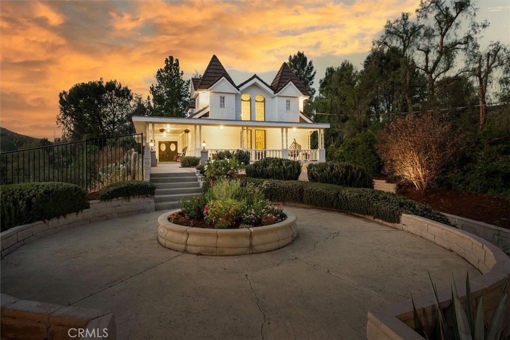 28933 Wagon Road