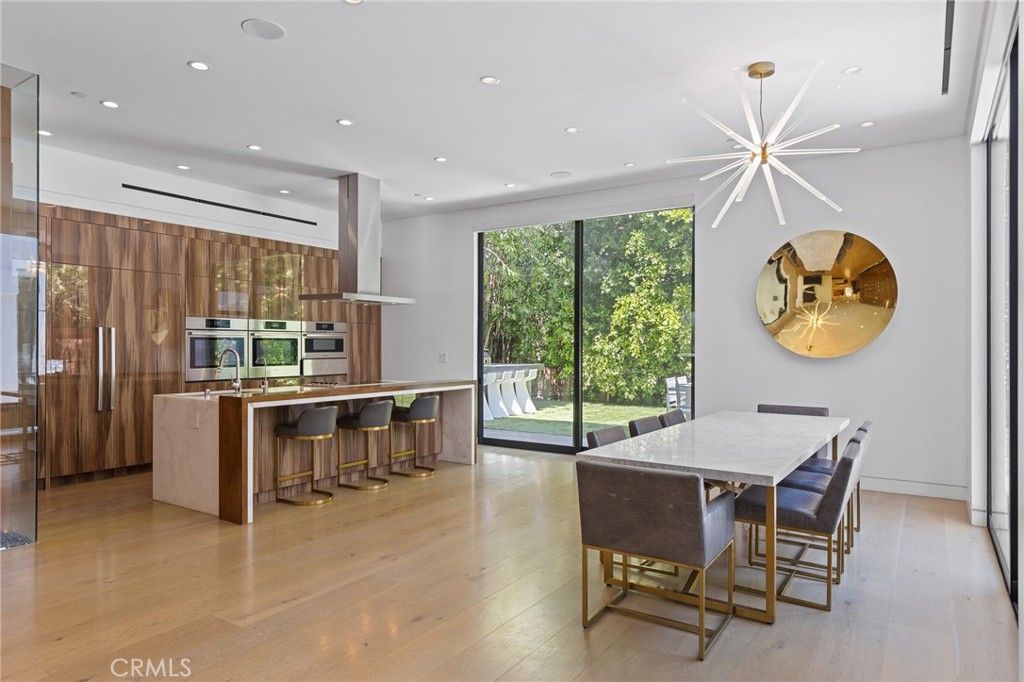 15241 Greenleaf