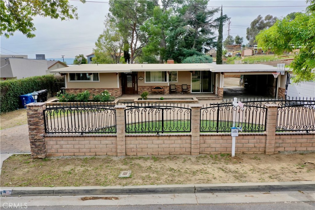 12801 Gladstone Avenue