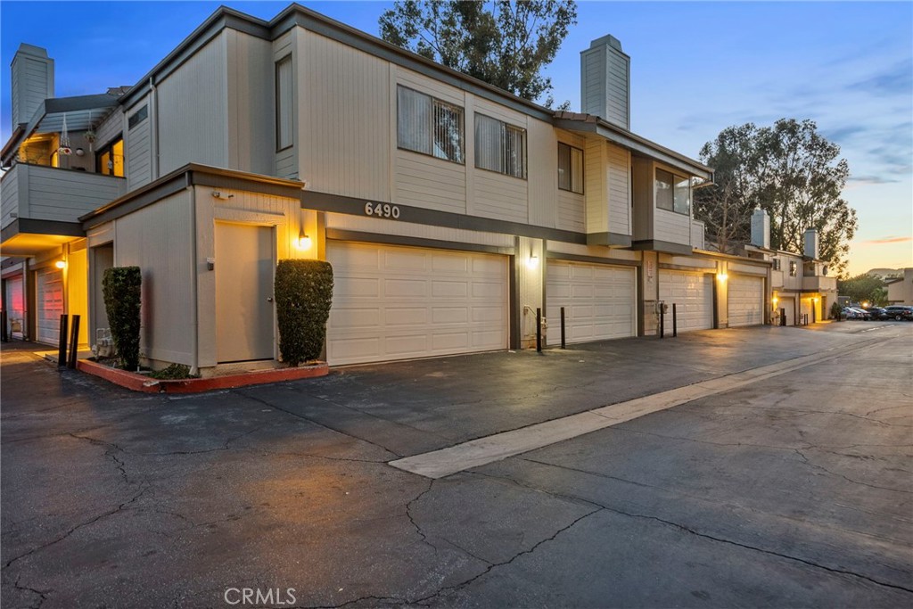 6490 Twin Circle