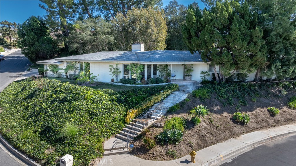 16237 Meadowridge Road