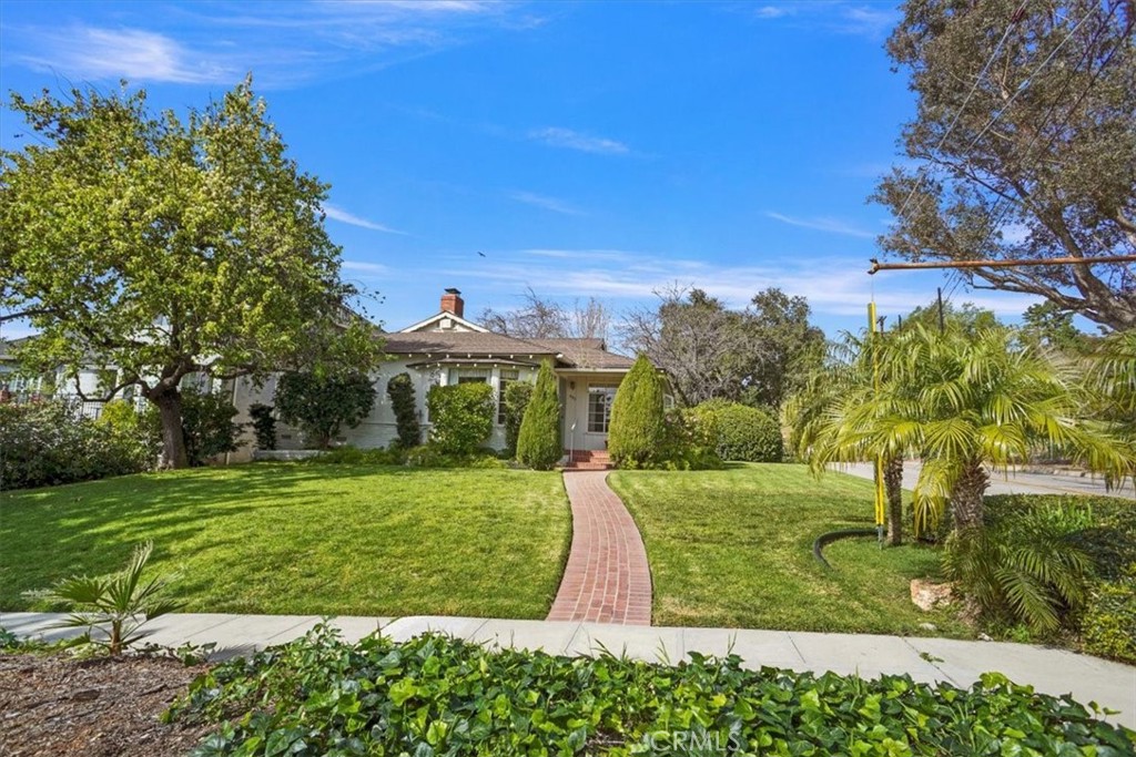 1083 Fairmount