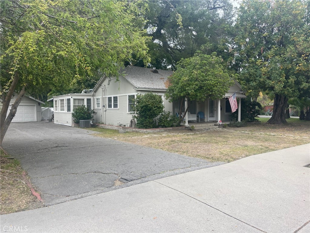 13005 Magnolia