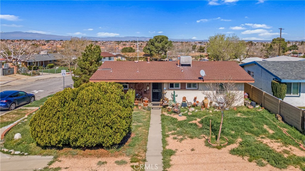 1549 Elizabeth Lake