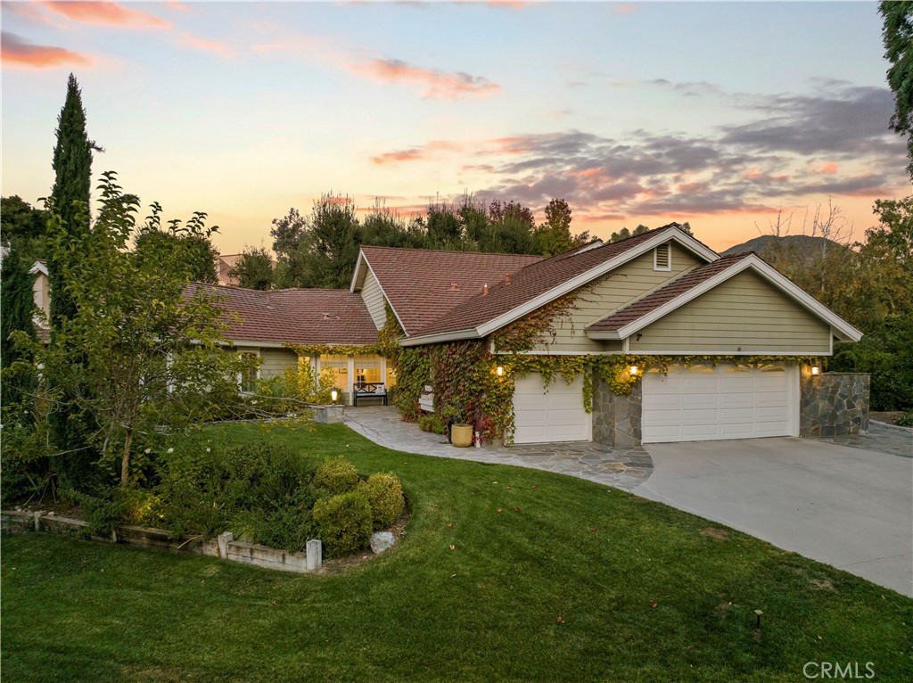 15533 Saddleback Drive