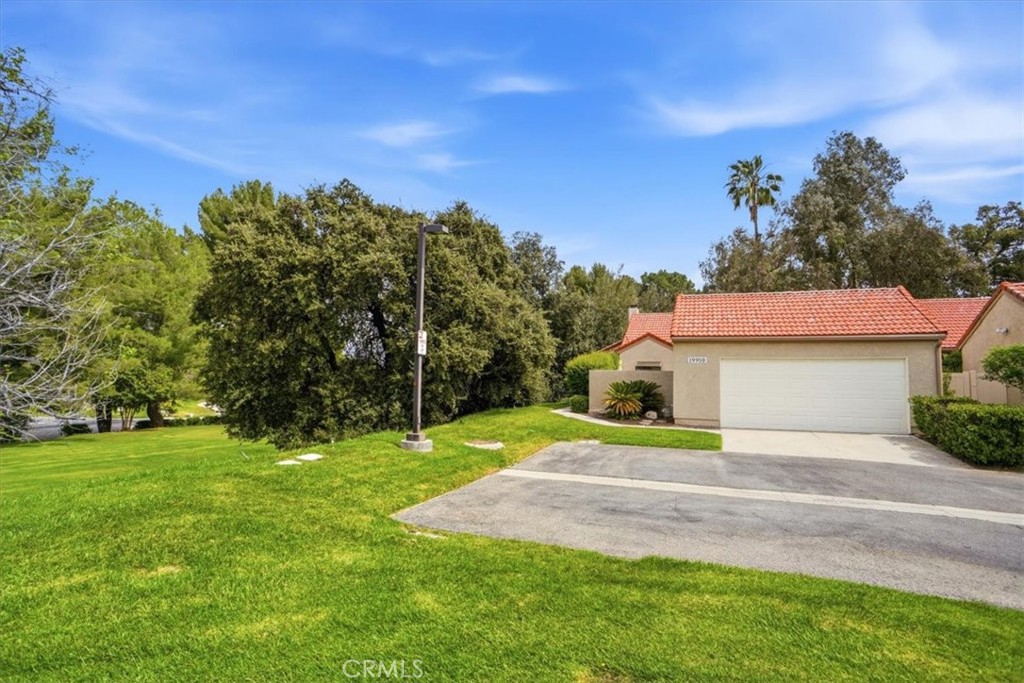 19950 Avenue Of The Oaks