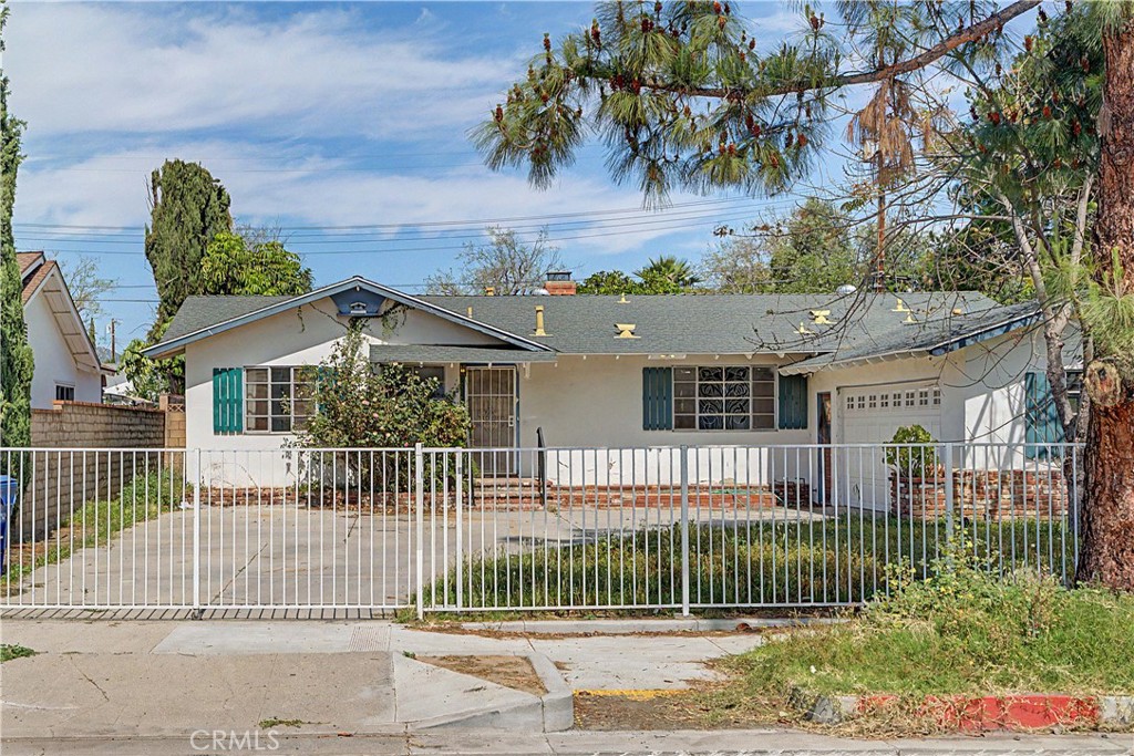 22337 Strathern Street