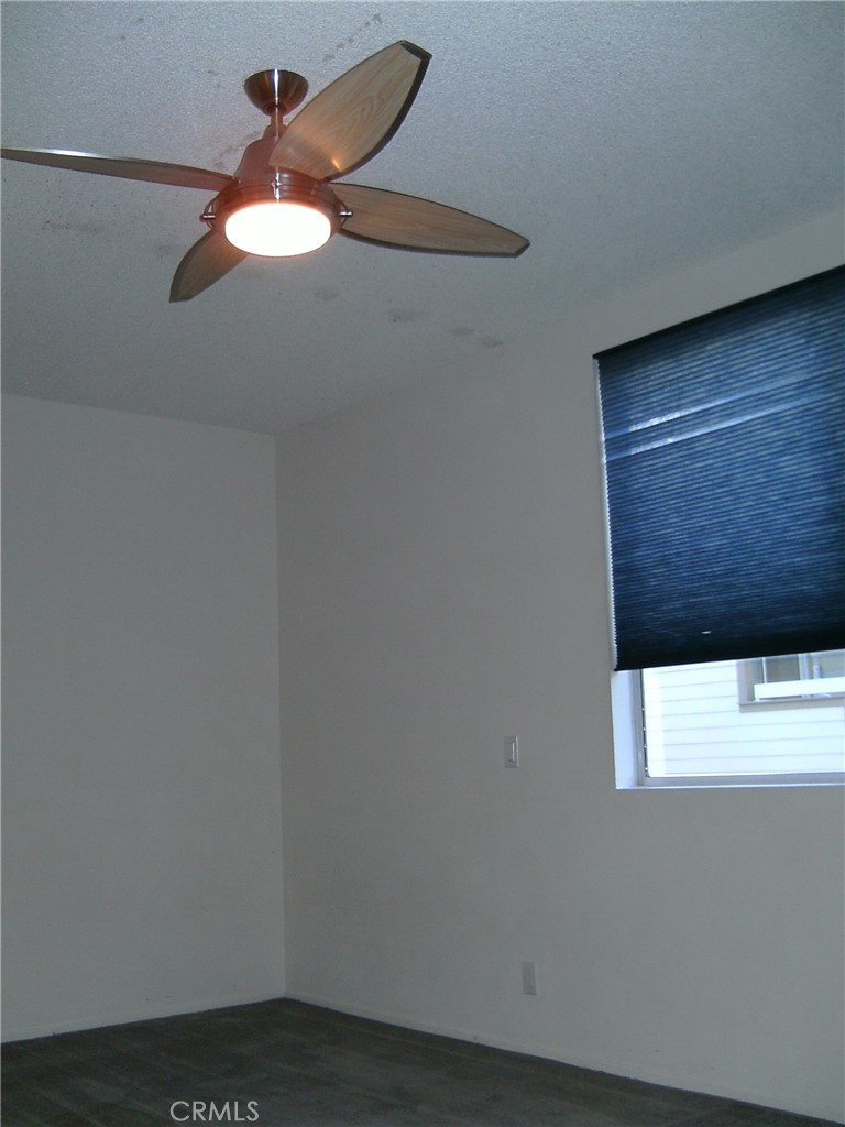 11150 Glenoaks