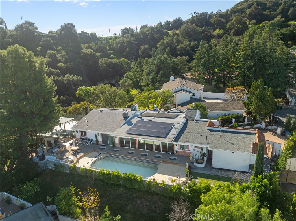 16015 Jeanne Ln